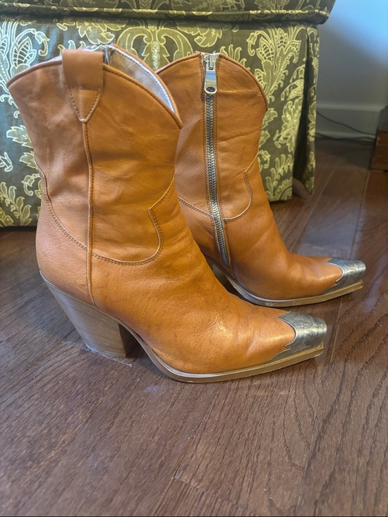 Free People Shoes - Women’s Tan Brayden Boots with Metallic Toe Free People
